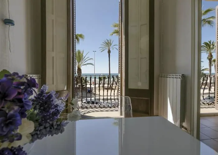 Seafront Batllo Апартаменты *