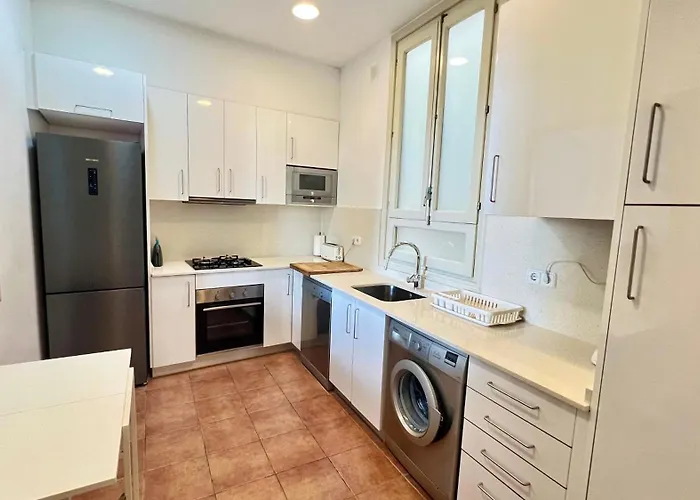 Апартаменты Seafront Batllo *
