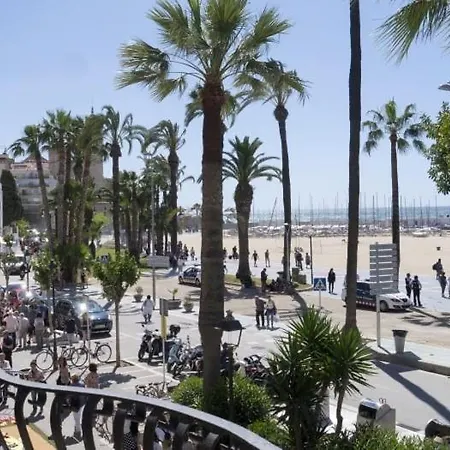 Seafront Refugio Batllo Sitges