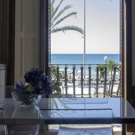 Seafront Batllo Daire